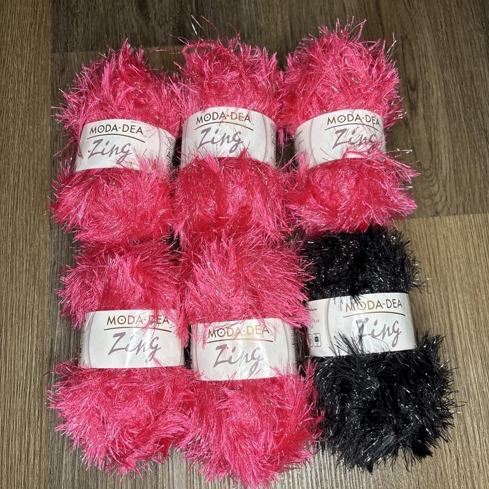 Moda Dea Zing Yarn 6 Skeins (5) Hot Pink Cosmo (1) Black Fuzzy Bling Eyelash NEW